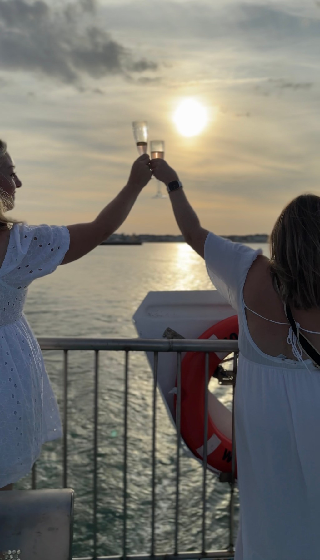 A Night to Remember: Sunset Cruising with Coastal Vibes&nbsp;Cruises