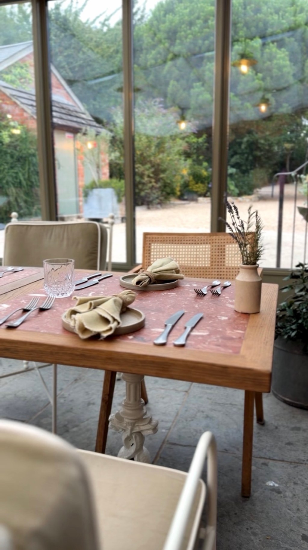 Outbuildings Dorset Review: Why The Cart Shed Should Be Your Next Date&nbsp;Night